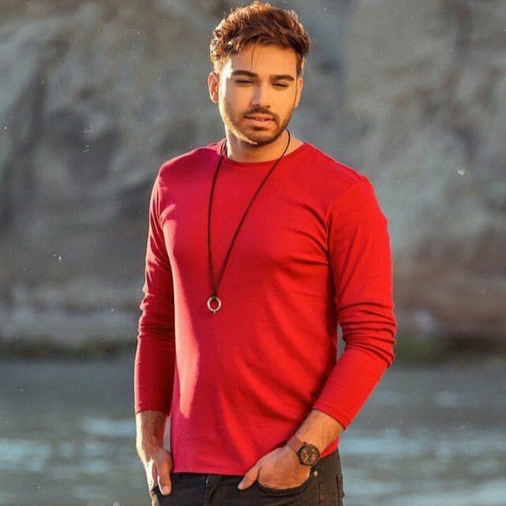 دانلود آهنگ سینا درخشنده سرمو گذاشتم هرشب بر روی شونه دردام
